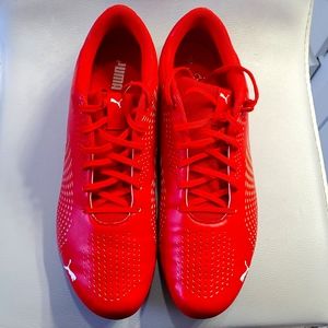 I'm am in the process of downsizing my wardrobe. Like New Items at good prices!